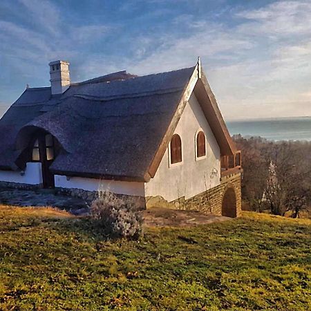 Villa Korozsa Vendeghaz ตีฮานี ภายนอก รูปภาพ