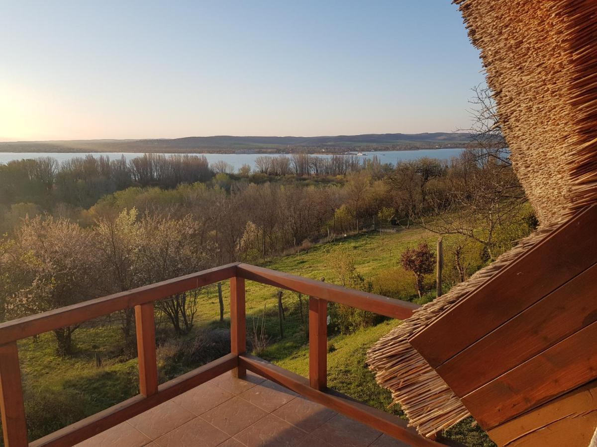 Villa Korozsa Vendeghaz ตีฮานี ภายนอก รูปภาพ