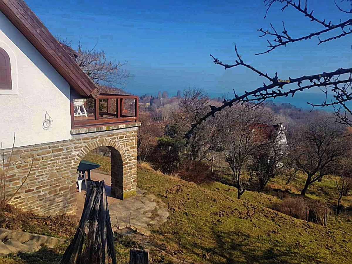 Villa Korozsa Vendeghaz ตีฮานี ภายนอก รูปภาพ