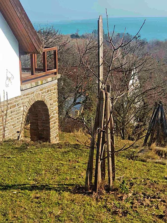 Villa Korozsa Vendeghaz ตีฮานี ภายนอก รูปภาพ